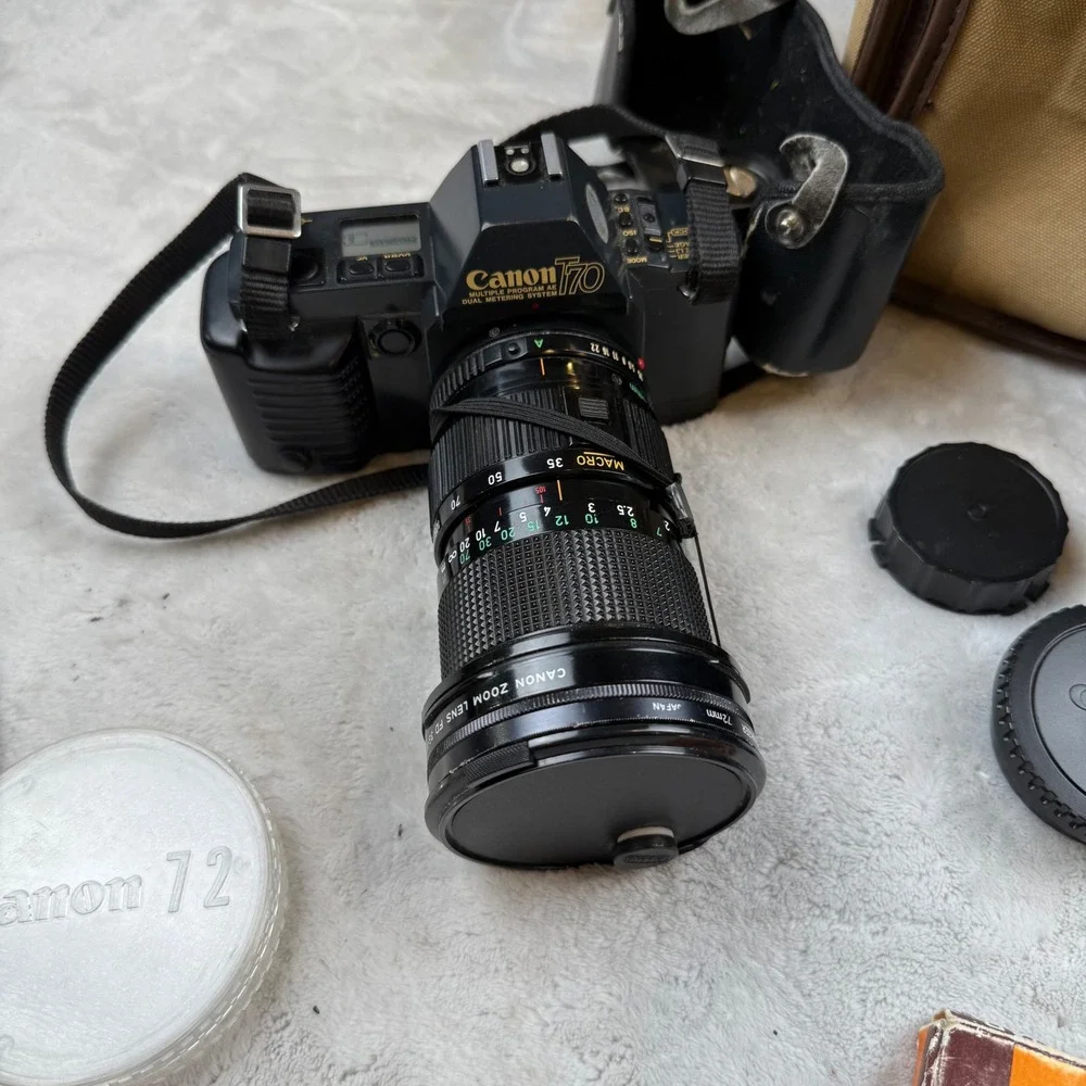 Canon T70 35mm Film Camera FD 35-105mm f3.5 Zoom Lens Vivitar 75-205mm Lens Case
